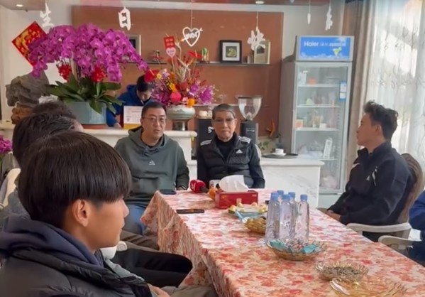  徐根寶寄語申花球員：世界杯出線才是硬道理，要為國(guó)家隊(duì)爭(zhēng)取榮譽(yù)