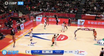  越投越自信！李添榮接連兩記三分強(qiáng)勢(shì)回應(yīng) 并重新拉開(kāi)比分！