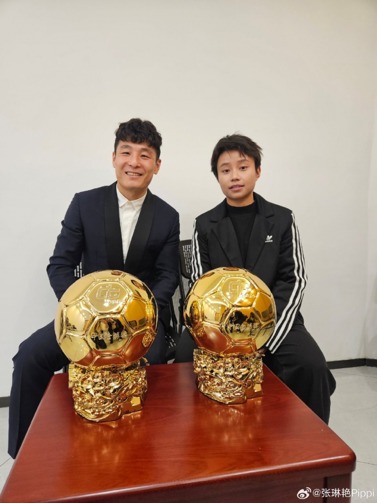  張琳艷社媒曬與武磊合照：感謝、榮幸、幸運，祝磊哥早日康復