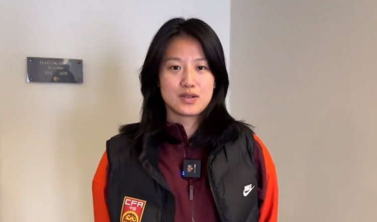  汪琳琳：范迪克是我的偶像和目標(biāo)，希望變成他那樣全面的中后衛(wèi)