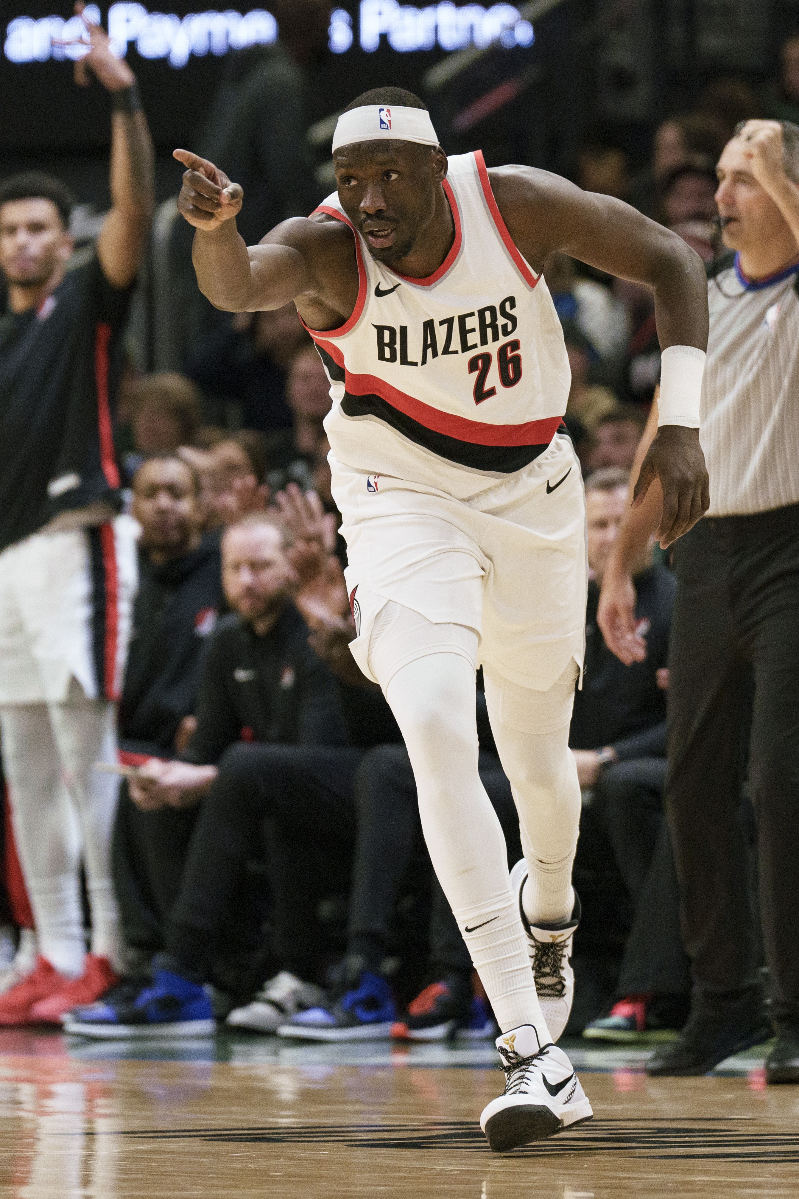  CBA名宿！里斯上半場三分4中3 11分鐘砍下11分5籃板