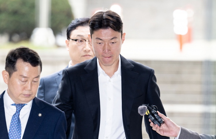  韓國國腳黃義助非法拍攝不雅視頻，一審被判有期徒刑1年緩刑2年！