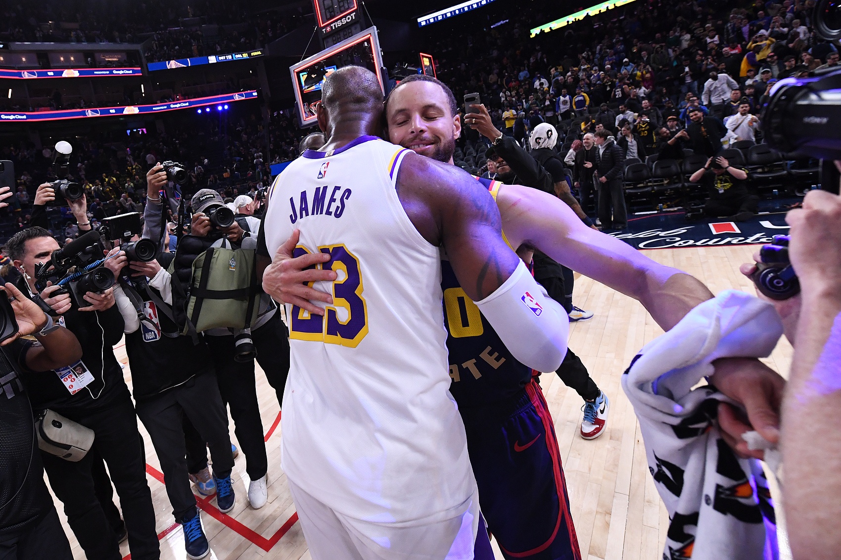  見證傳奇！詹姆斯庫里年滿36歲且同場均砍下35+ NBA歷史首對！
