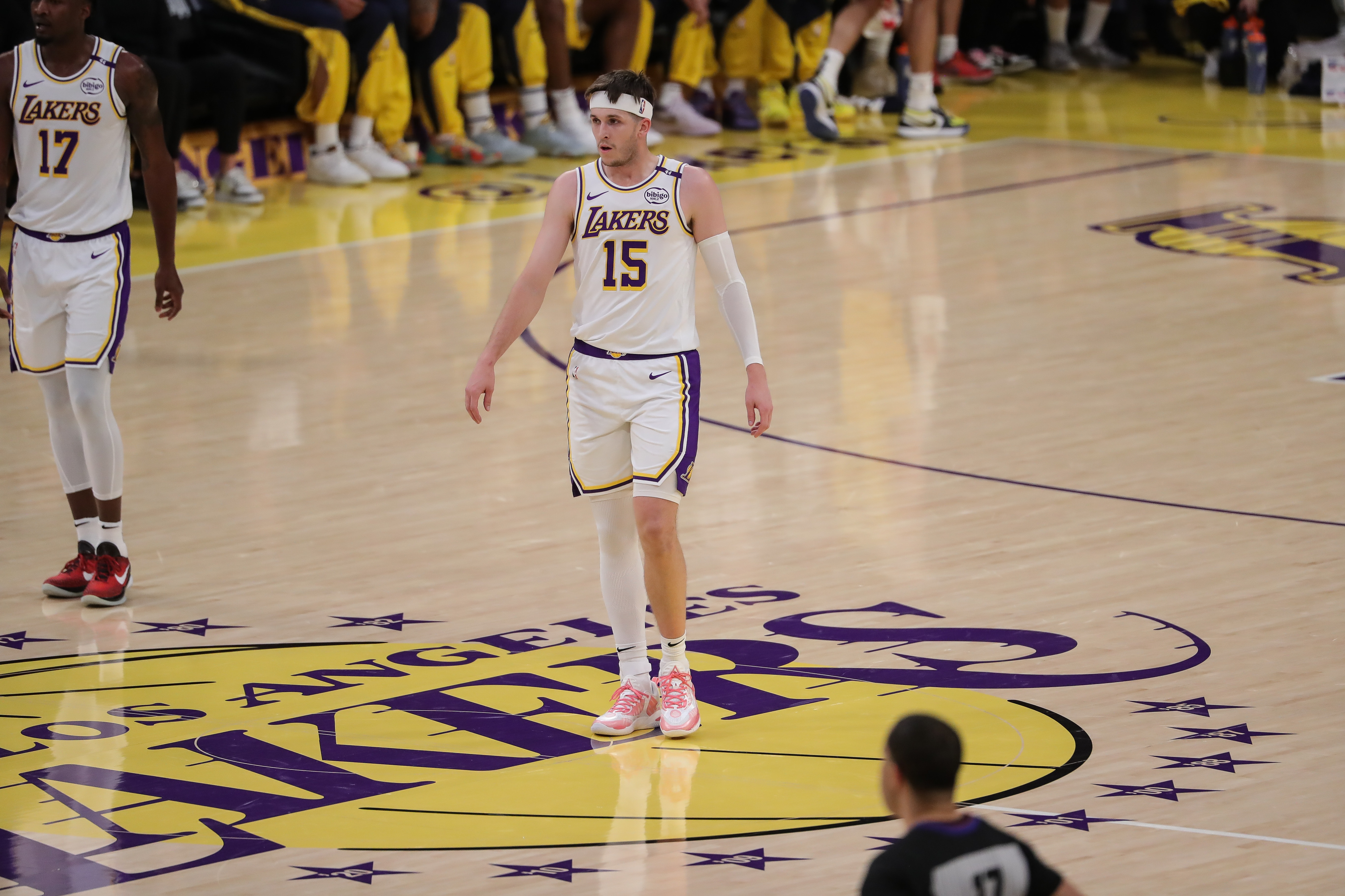  昨天驅(qū)逐憋著火呢！里夫斯21中9砍下32分7助 罰球13中12