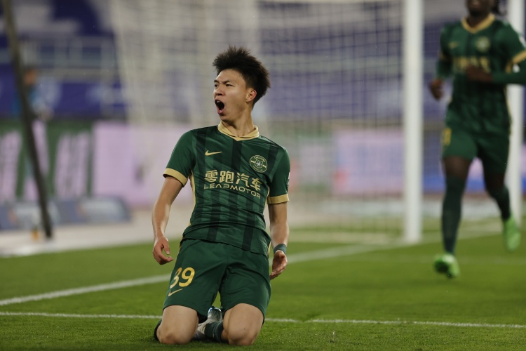  津媒：王鈺棟等多名小將嶄露頭角，必然能推動更多年輕球員登場